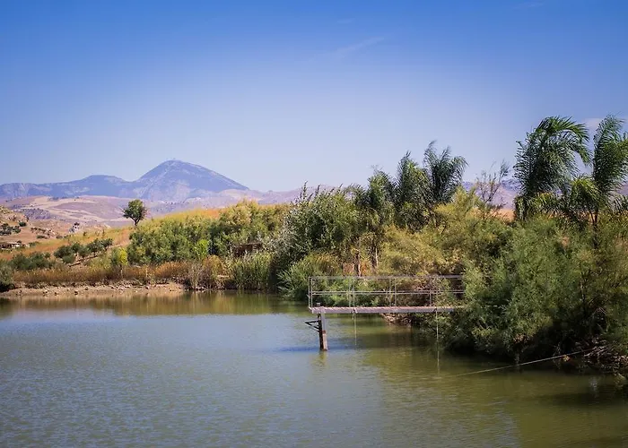 农家乐 休奇庄园酒店 *